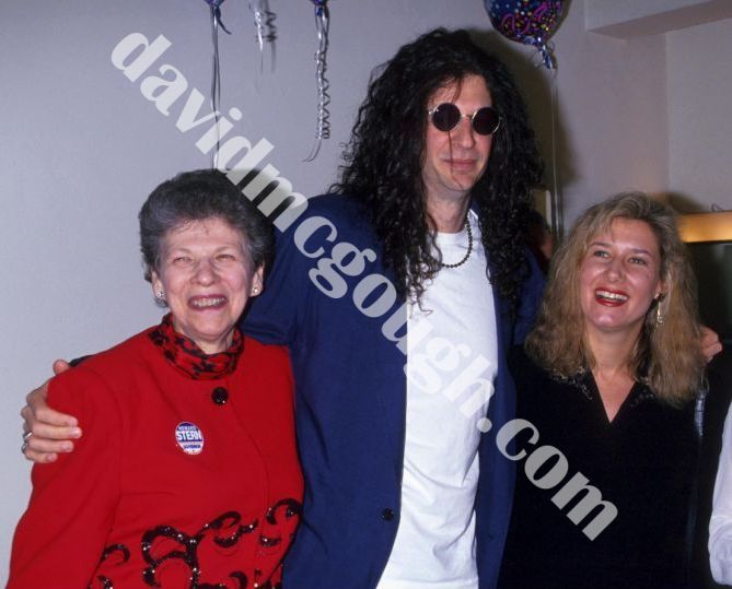 Howard Stern with Mom, and wife, Allison 1994, NY.jpg